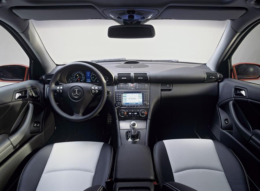  Mercedes-Benz C-Class Sportcoupe 2002 года  (фото 13 из 44)